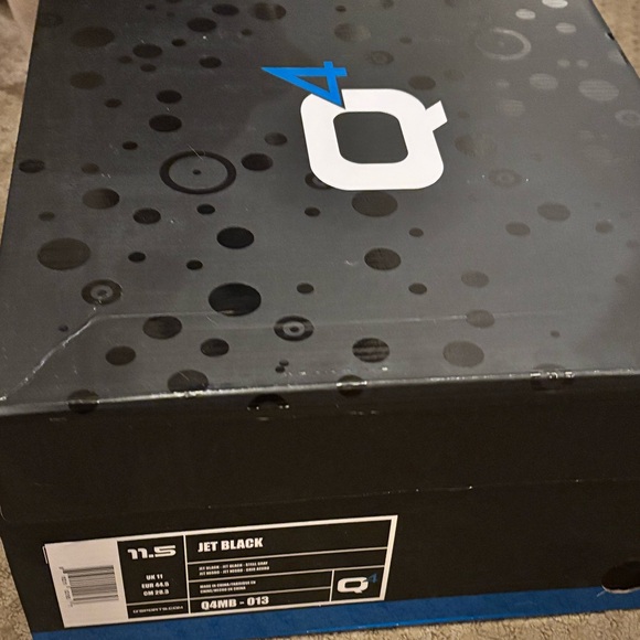 2 for $70!! NEW High-Top Sneakers with Blue Details- 11.5 - Picture 4 of 4